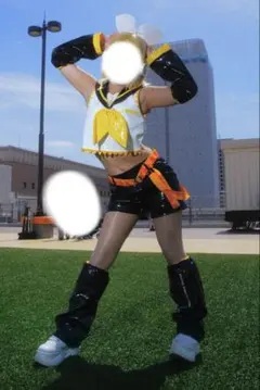 鏡音リン コスプレ衣装 ウィッグ付き パテントレザー 鏡音リン コスプレ衣装 ウィッグ付き パテントレザー - メルカリ