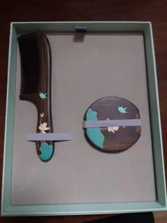 木製櫛と鏡のセット