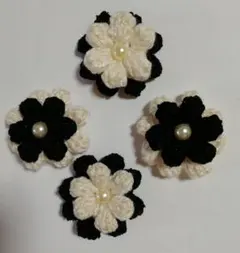 4枚組☆ハンドメイド☆編み物☆モノトーン☆ぷっくり お花モチーフ☆パール ラメ糸