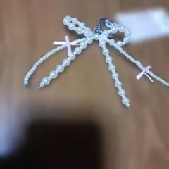 パールリボン。キーホルダー キーリング最終セール❕新品タグ付き!!袋なし