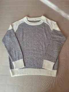 長袖グレーアイボリーニットセーター