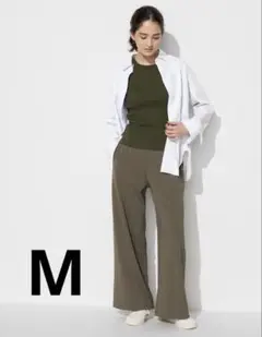 UNIQLO クレープジャージーストレートパンツ　M オリーブ