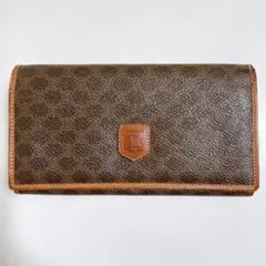 【美品】CELINE マカダム トリオンフ 小銭入れ付き 二つ折り財布 がま口 美品】CELINE マカダム トリオンフ 小銭入れ付き 二つ折り財布 がま口