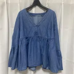 デニムブルー フレアスリーブ Vネック シャツ