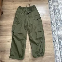 GU メンズ　カーゴパンツ オリーブ Sサイズのサムネイル