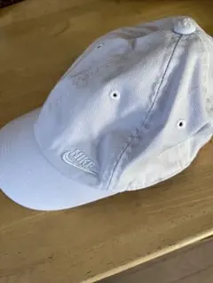 NIKE ホワイトピンク　キャップ