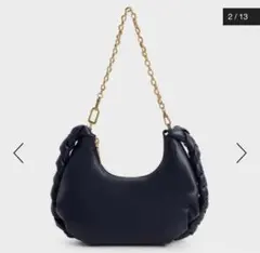 CHARLES & KEITH チェーンハンドル ブレーデッドホーボーバッグ