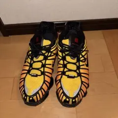 NIKE SHOX