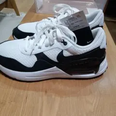 Nike Air Max SYSTM　ホワイト/ブラック スニーカー