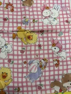 動物キャラクター ピンクチェック生地 はぎれ 90センチ×36センチ
