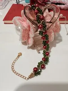 【ハンドメイド】グリーン×レッド 上品 サイズ調整可　ブレスレット