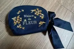 Maison de FLEUR ネイビーミモザ刺繍ポーチ