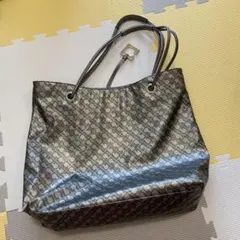 Item thumbnail for item 6f983579-000b-4ec8-ba06-8f5dabff3899