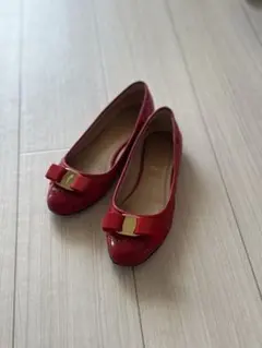 【美品】フェラガモ　ヴァリナ　レッド　キルティング　8C 2026年最新】Salvatore Ferragamo カラー：レッド系 レディース 靴