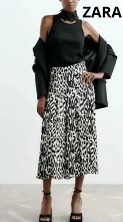 ZARA ザラ レオパード柄フレアスカート M　モノトーン　アニマル柄　光沢