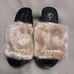 未使用　Ehyphen world gallery パール付き厚底ファーサンダル