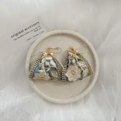 リボンチャーム付き　インド刺繍リボン　ピアス　イヤリング可　ハンドメイド