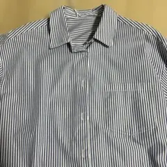 青と白のストライプ長袖シャツ