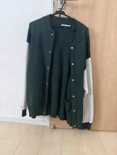 ニットのカーディガンスタジャンのサムネイル