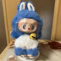 ウサギコスチュームのぬいぐるみ