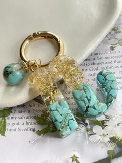 イニシャルキーホルダー　『N』　キーホルダー　名前入り　ハンドメイド　レジン