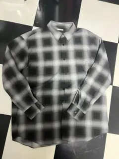 GU グレー チェック柄 長袖シャツ