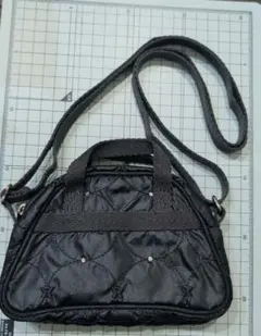 レア LeSportsac ミニショルダーバッグ ブラック キルティングのサムネイル