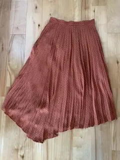 GU アシンメトリープリーツスカート