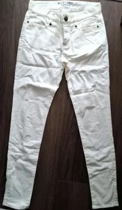BLUE LABEL CRESTBRIDGE ホワイトデニムパンツ 38のサムネイル