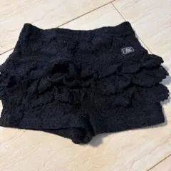 メゾピアノ　黒 フリル付きショートパンツ