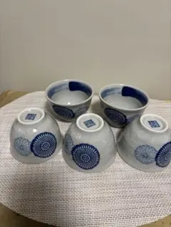 青い花模様の湯飲み5個セット