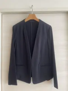 【美品】ポリエステルツイル ノーカラージャケット　ネイビー　夏秋用のサムネイル