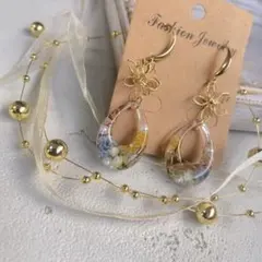 花柄　ピアス レジンドロップ型 アクセサリー ハンドメイド フラワー　お花