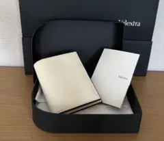 【新品】Valextra 二つ折り財布 ホワイト ヴァレクストラ 白 カードのサムネイル
