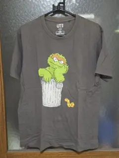 UNIQLO UT KAWS Sesame Street Tシャツ M