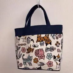 猫柄のポケットいっぱいトートバッグ