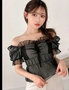 オフショルダー フリルブラウス 黒白チェック