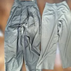 グレー　無地と ストライプスラックス