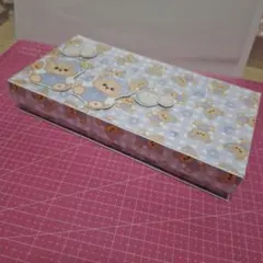 くまのイラストの厚紙ボックス