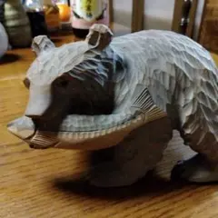 木製クマの彫刻 可愛いくま