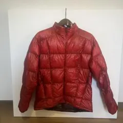 赤 ダウンジャケット