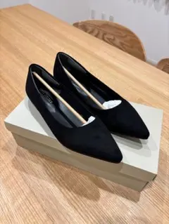 ブラック フラットシューズ