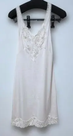 新品未使用品　Wacoal 花柄刺繍スリップ ホワイト・水色　サイズ80 Wacoal - 新品未使用品 Wacoal 花柄刺繍スリップ ホワイト・水色