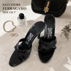 Salvatore Ferragamoエナメル ミュールサンダル ブラックUK7のサムネイル