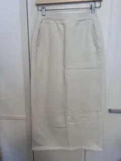 ★GU★ジーユー　ヘビーウェイトスウェットナローロングスカート　ホワイト