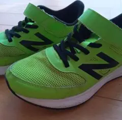 New Balance キッズ スニーカー 　蛍光グリーン　23.5