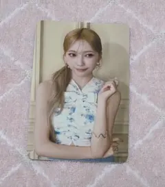 NiziU：特典トレカ『New Emotion』　マユカ