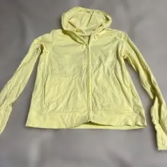 UNIQLO イエローパーカー
