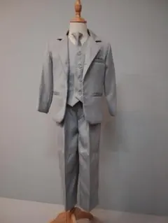 【再掲】入園式入学式　キッズスーツ　ベスト・ネクタイ付き４点セット美品