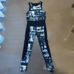 ヨガウェアセット ブラック・ホワイト グラフィック
